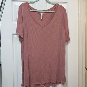 LuLaRoe V-neck tee 2x